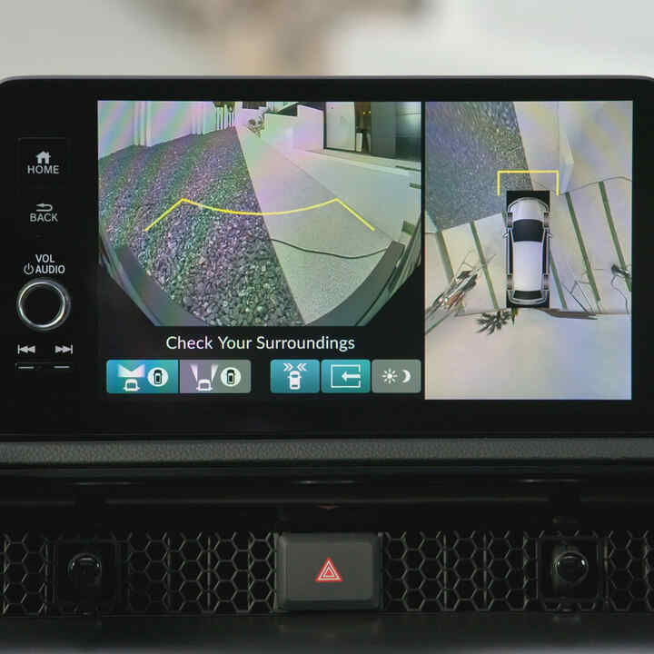 Közelkép a Honda CR-V Hybrid több látószögű kamerarendszerről.