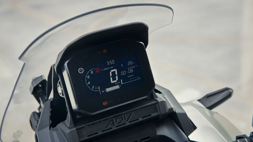 Honda ADV350 – minden szükséges elemmel, erős motorral 
