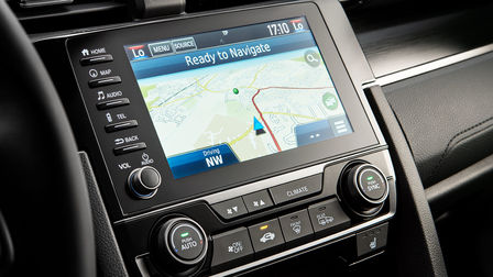 Honda Connect 7 colos kijelzővel és Garmin navigációs rendszerrel