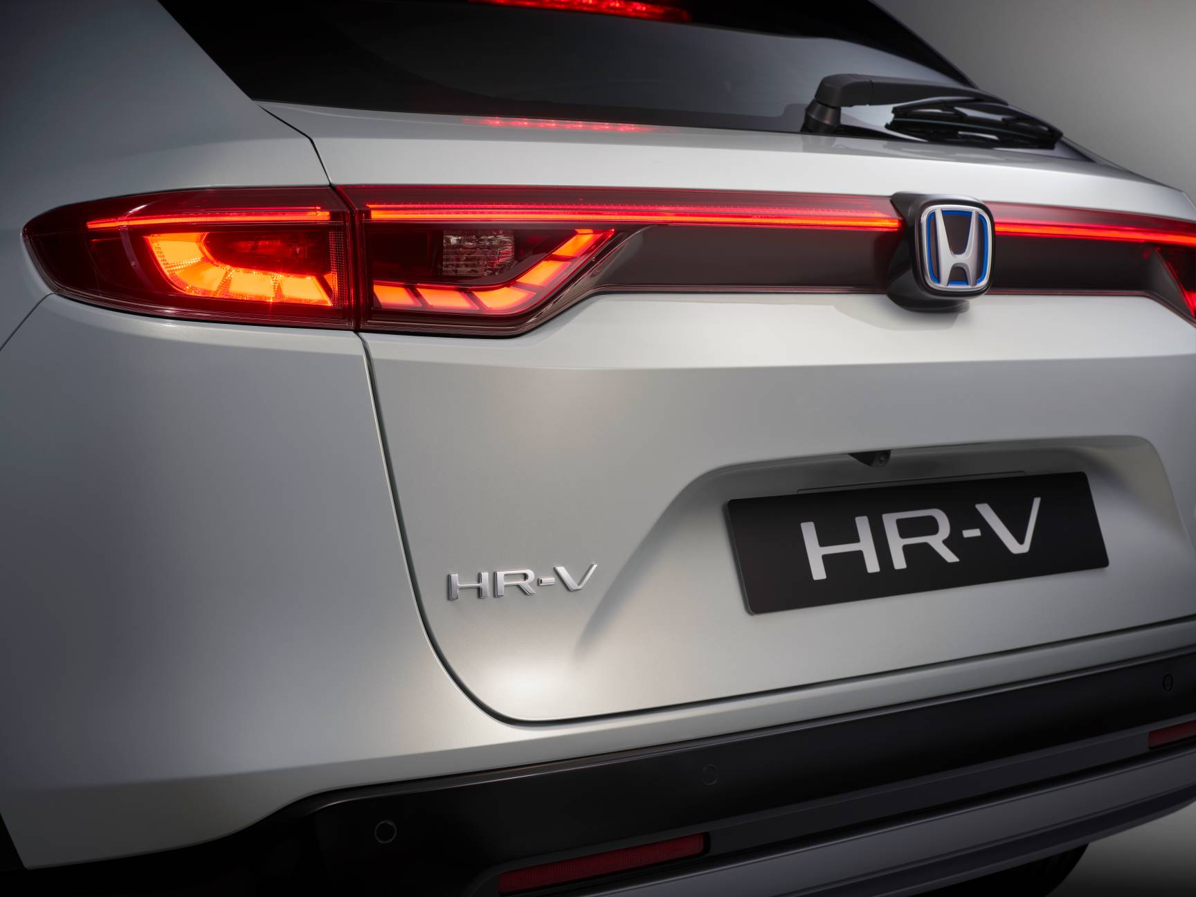 Háromnegyedes közelkép hátulról a Honda HR-V-ről 