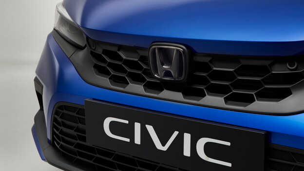 Honda Civic e:HEV az Iluminate Titanium csomaggal.