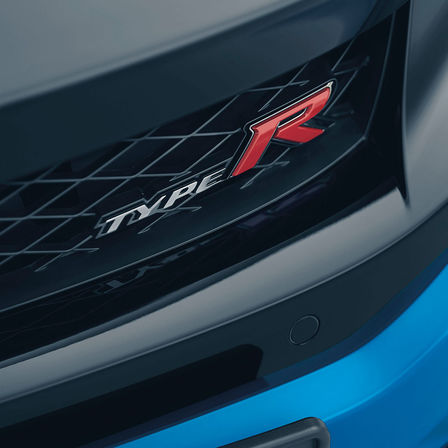 Közelkép a Civic Type R low-deck légterelőjéről.