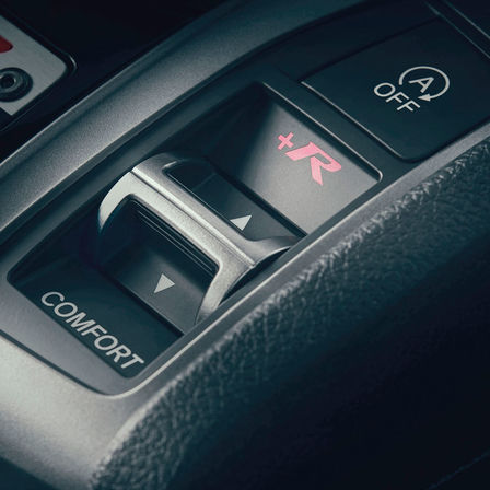 Közelkép a Civic Type R belterének részleteiről.