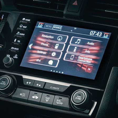 Közelkép a Civic Type R-hez kínált Honda CONNECT rendszer képernyőjéről.