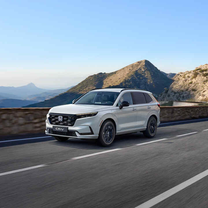 Honda CR-V e:HEV teljes értékű hibrid és e:PHEV plug-in hibrid SUV