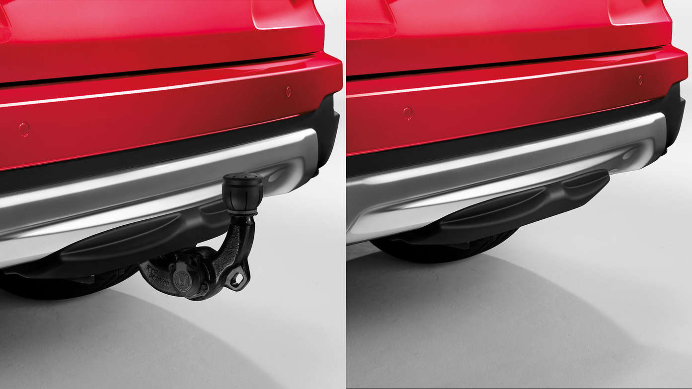 A Honda CR-V Hybrid ajtó visszahúzható vontatórúdjának hátulnézete, 13 érintkezős vonóhorog-csatlakozóval.