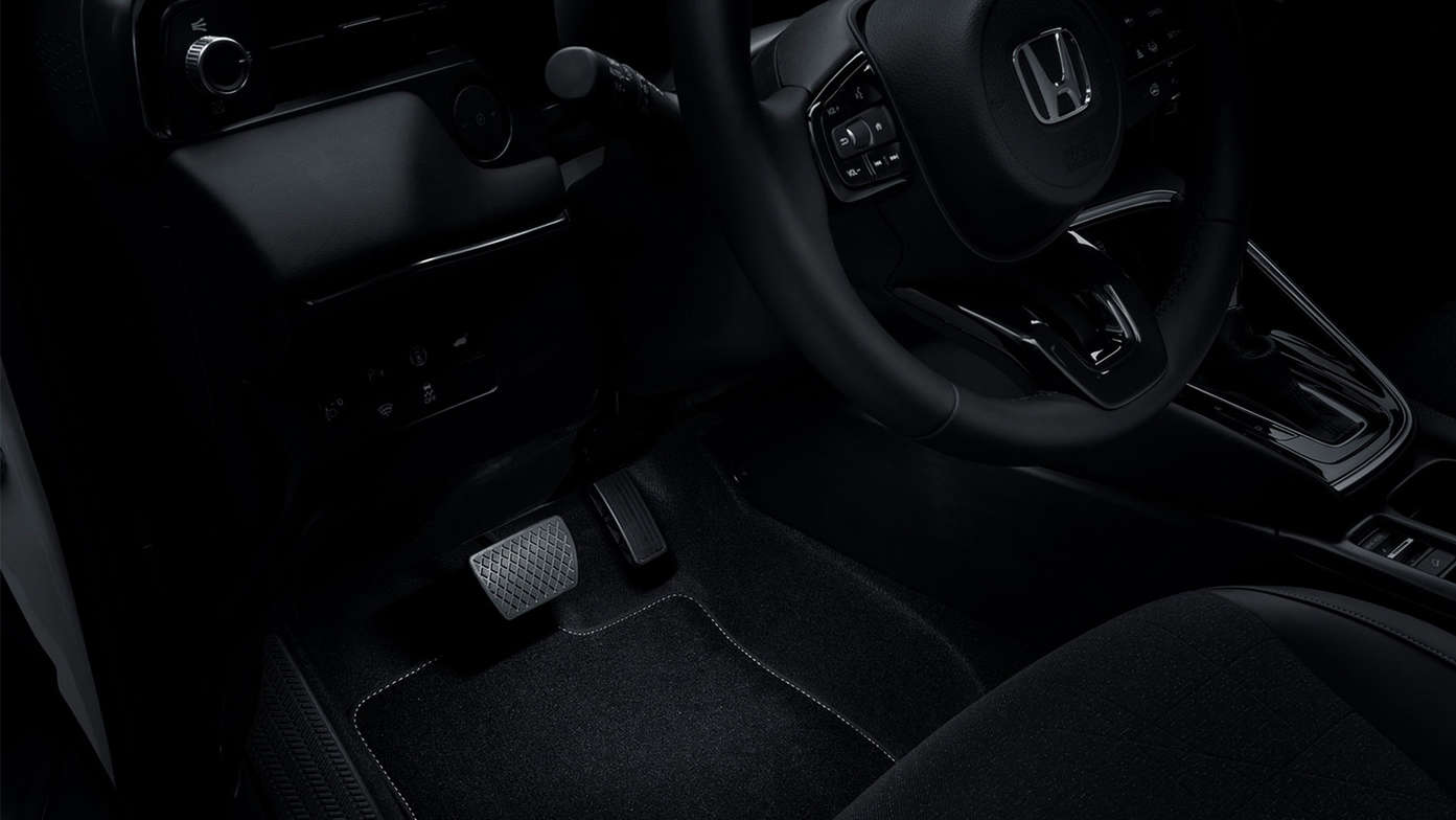 Honda HR-V Hybrid – első lábtérvilágítás