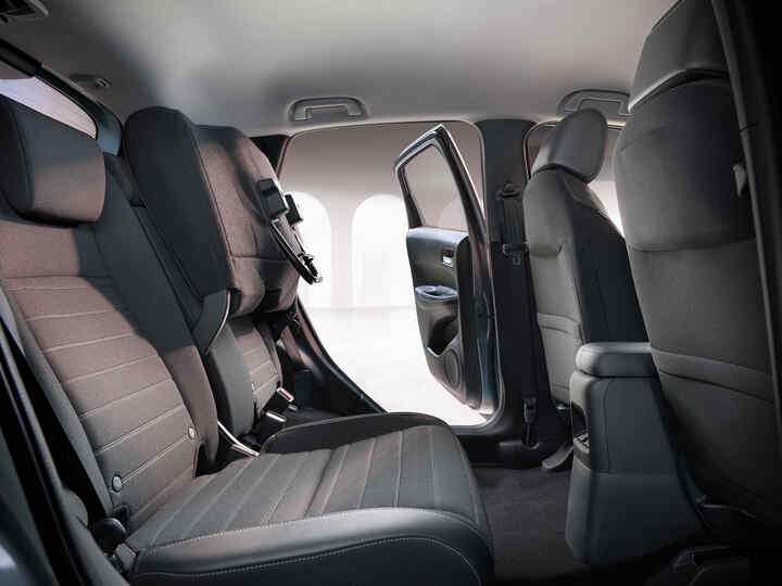 A Jazz Hybrid belső tere, a kép a lehajtható üléseket mutatja be.