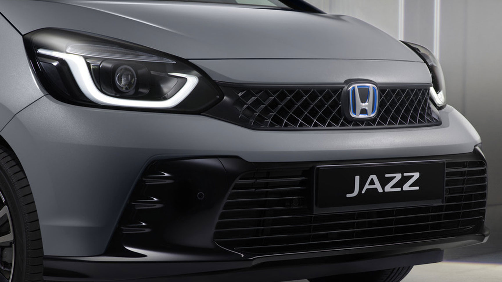 Közelkép a Jazz Hybrid elejéről.
