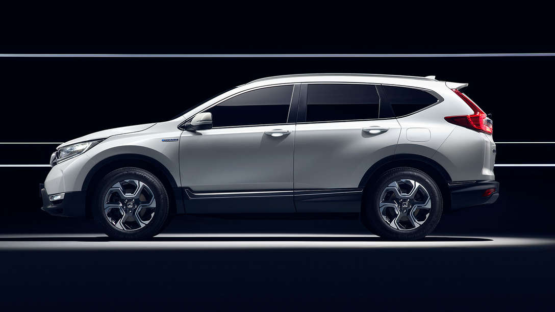 A Honda CR-V Hybrid oldalr&oacute;l.