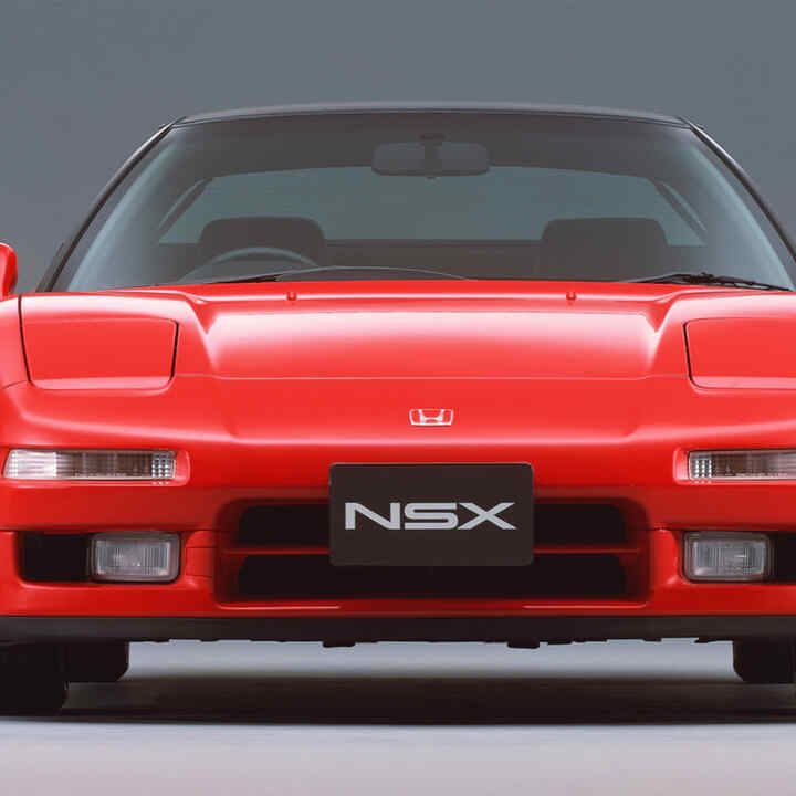 Háromnegyedes stúdiófelvétel a Honda NSX-ről.