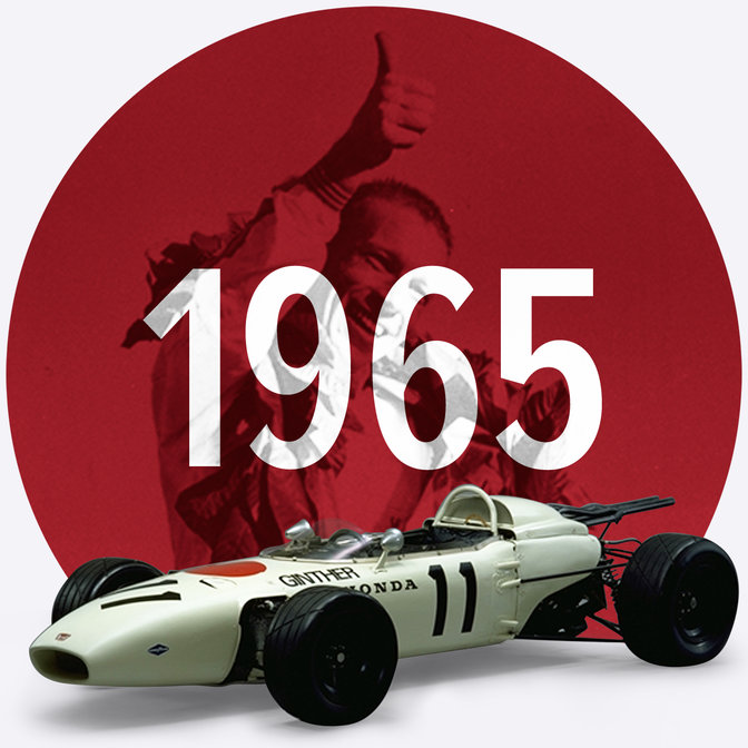 Háromnegyedes felvétel a Honda RA273 elejéről.