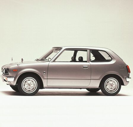 Honda Civic oldalról. Ikonikus modell.