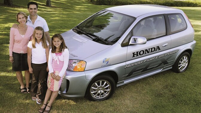 Az első család, ami Honda FCX-et vásárolt.