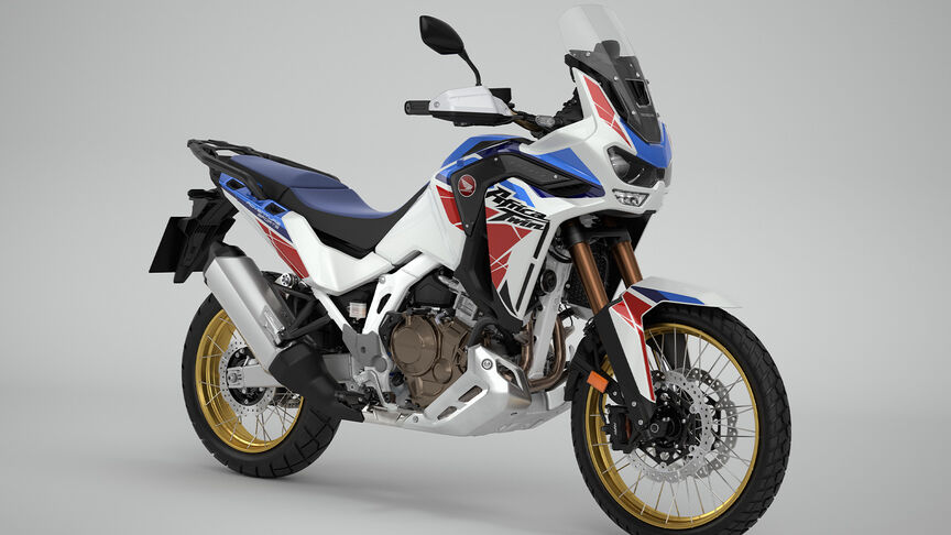 Honda CRF1100 Africa Twin háromnegyedes jobb első stúdiófelvétel