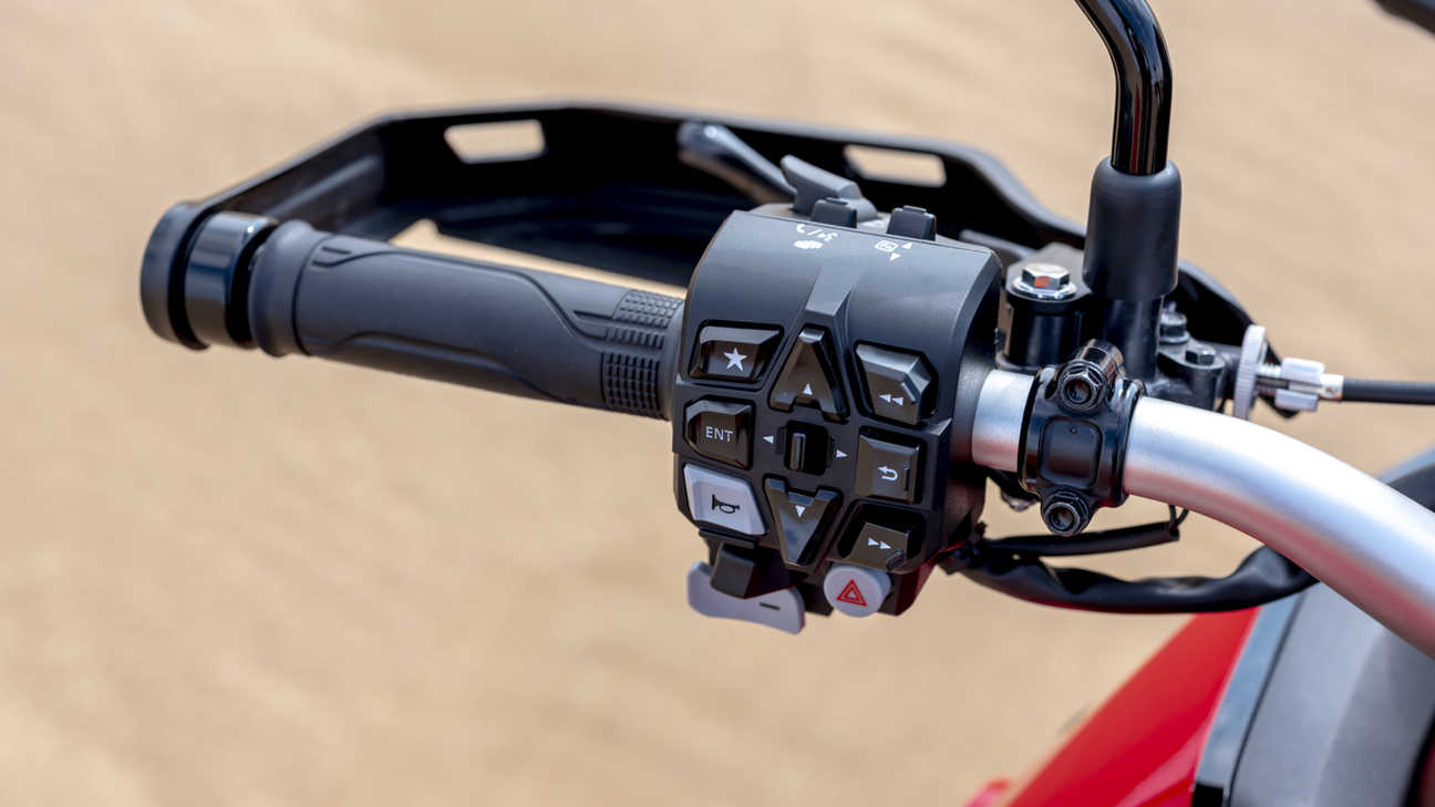Honda-Africa Twin, stúdióban készült felvétel a vezető szemszögéből