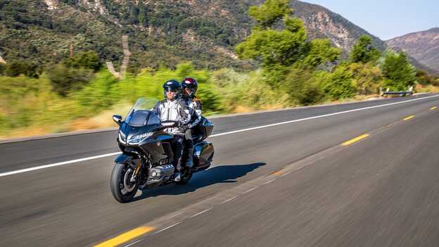 Gold Wing – utas az utasülésen