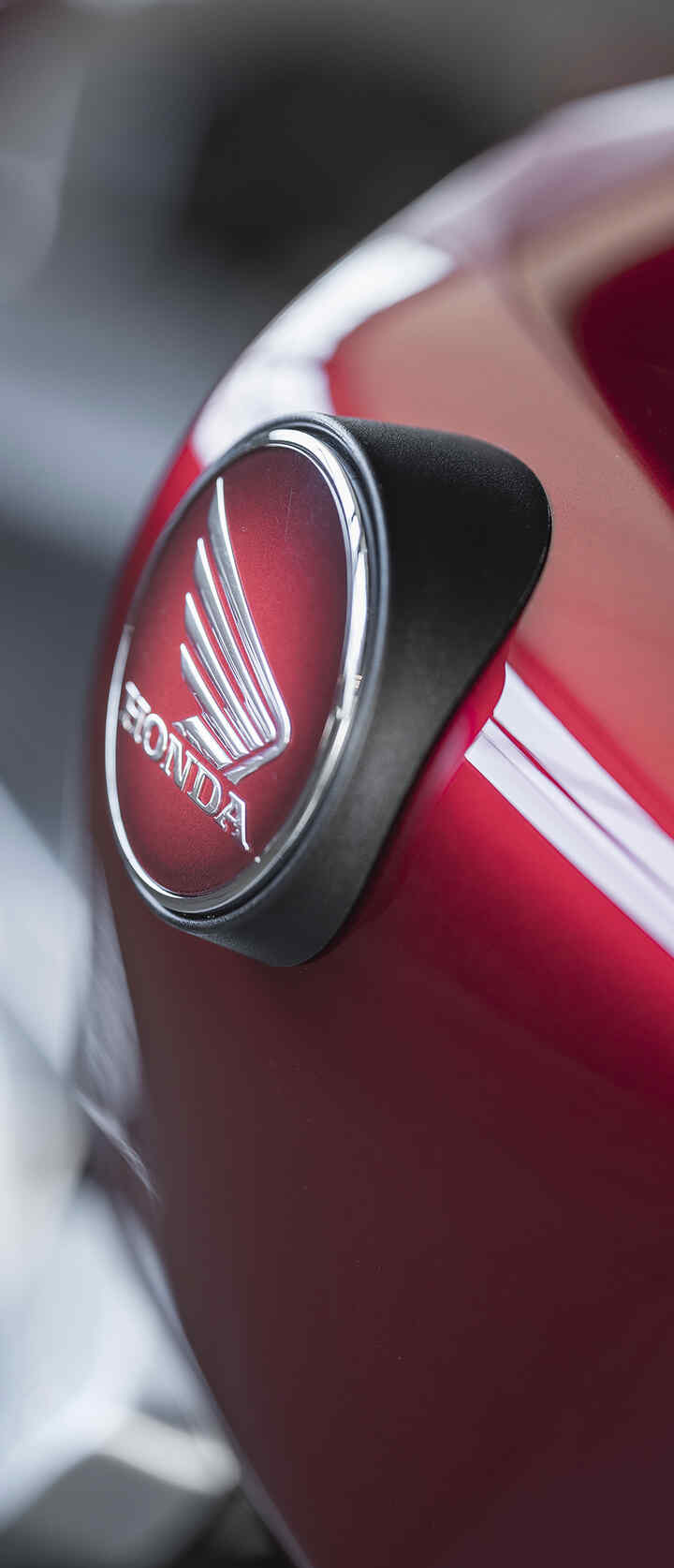Honda motorkerékpár üzemanyagtartálya szárnyas logóval