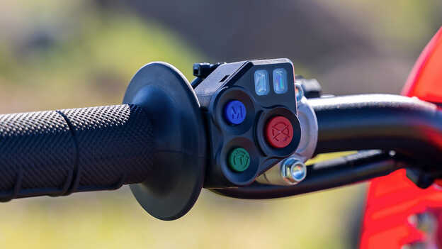 CRF250R 3 üzemmódú motorüzemmód-választó gomb (EMSB)