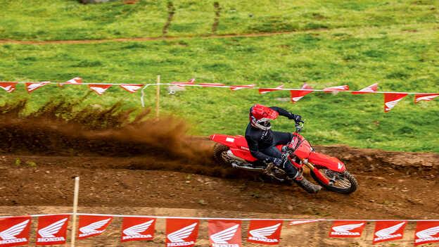 A CRF250R modell 3 szintes Honda állítható nyomatékszabályozója (HSTC)