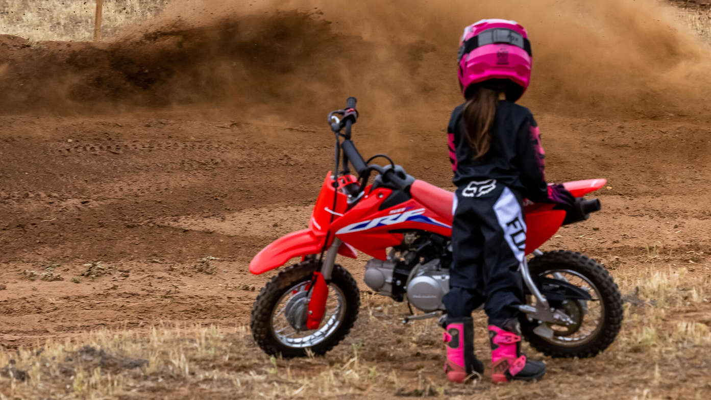 CRF50F – Nyeregbe!
