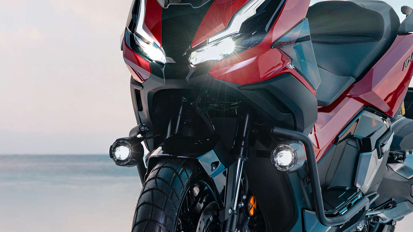 Honda ADV350 ködlámpák