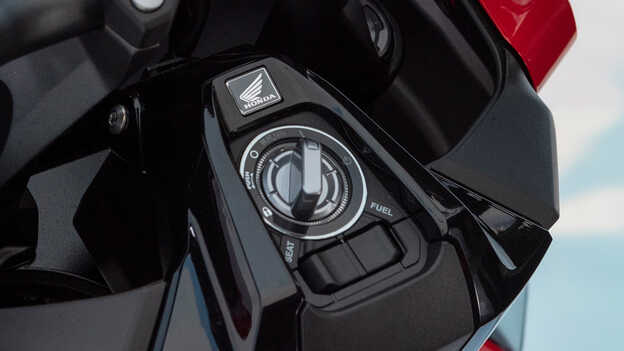 5 colos TFT-kijelző, Honda RoadSync és SMART kulcs
