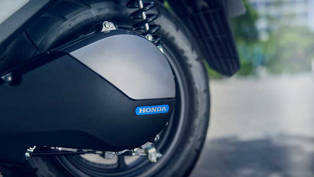 Az új E-Drive egység közelképe az oldalmotorral.