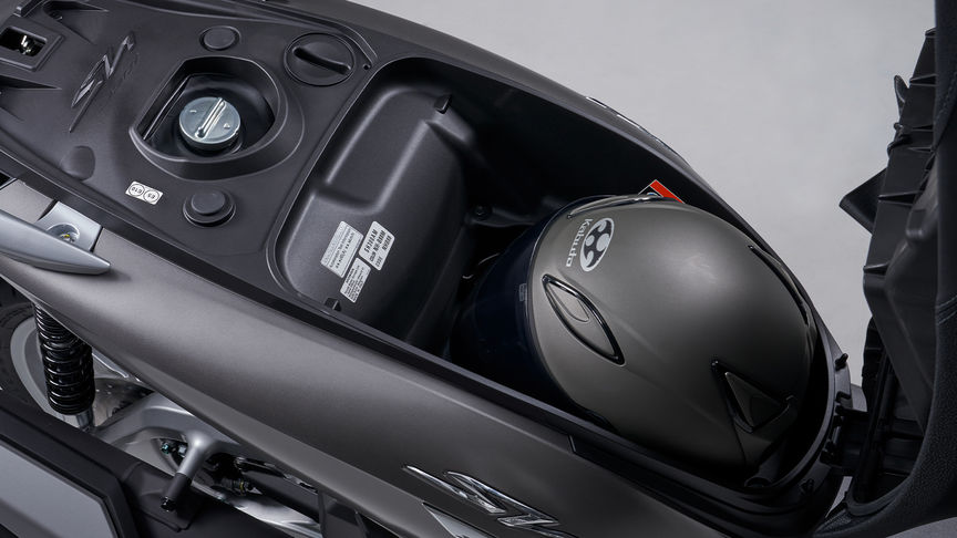 Honda SH350i – Bőséges tárhely és a SMART kulcs kényelme