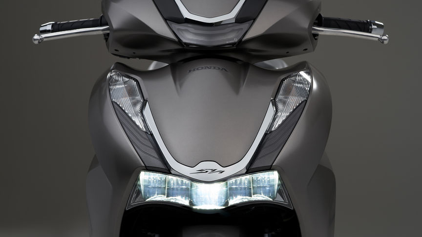Honda SH350i – Vonzó, karcsú megjelenés, teljesen LED-es világítás