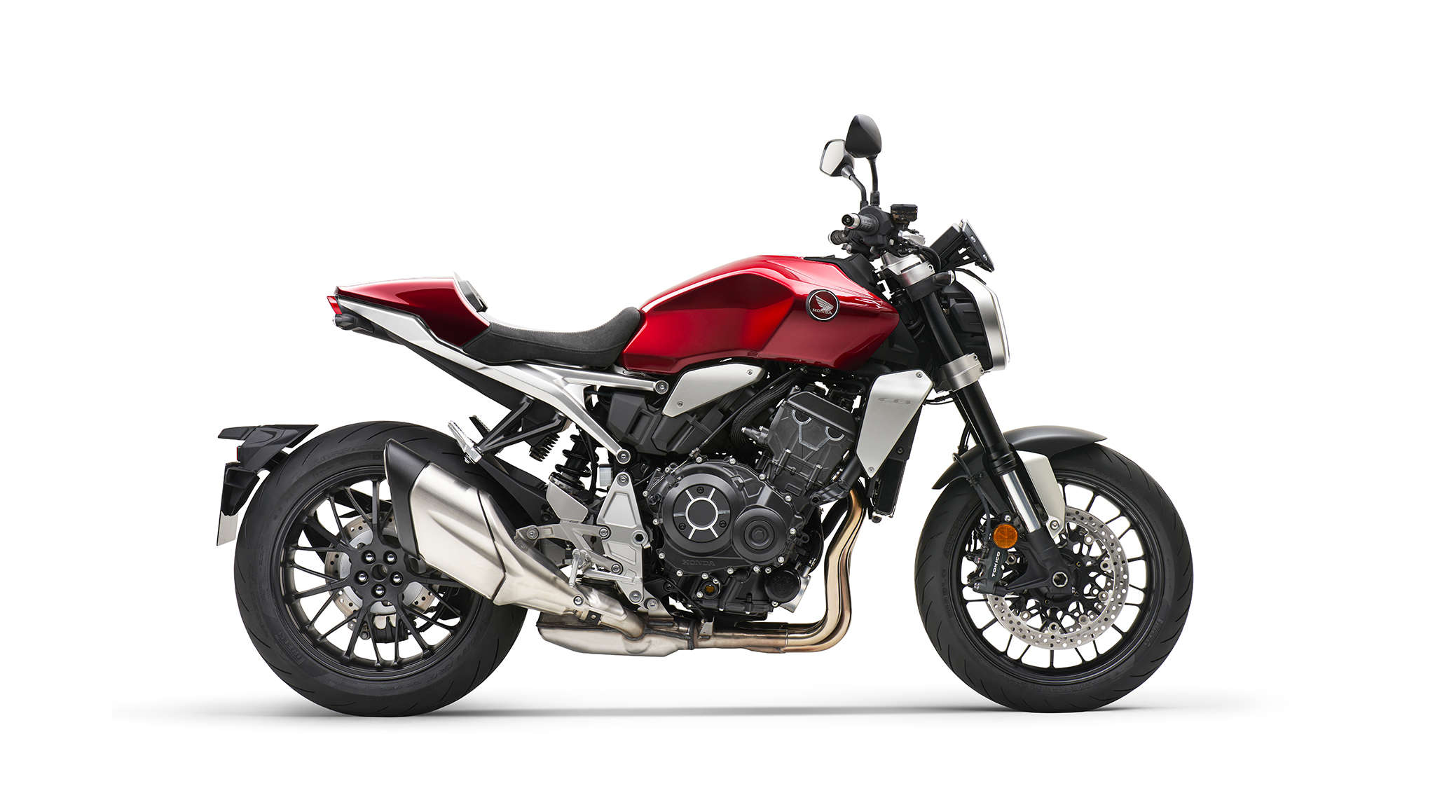 Honda CB1000R, jobb oldal, studiófelvétel, piros motor