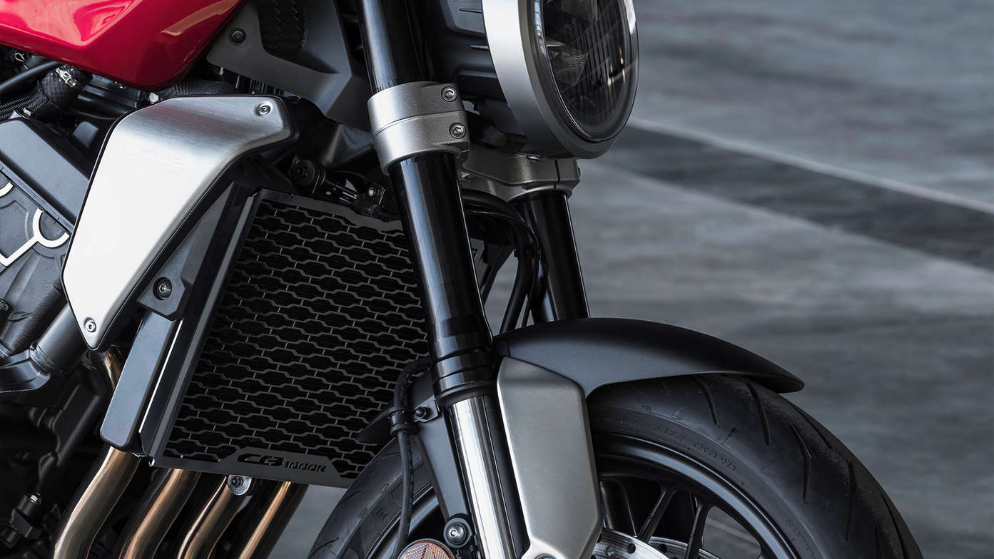 Honda CB1000R, Teljes Showa felfüggesztés