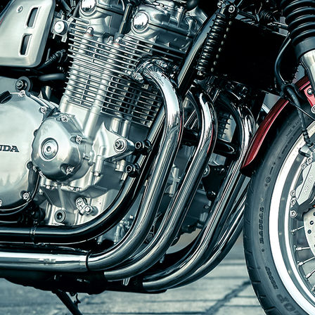 Közelkép a Honda CB1100 EX erőforrásáról.