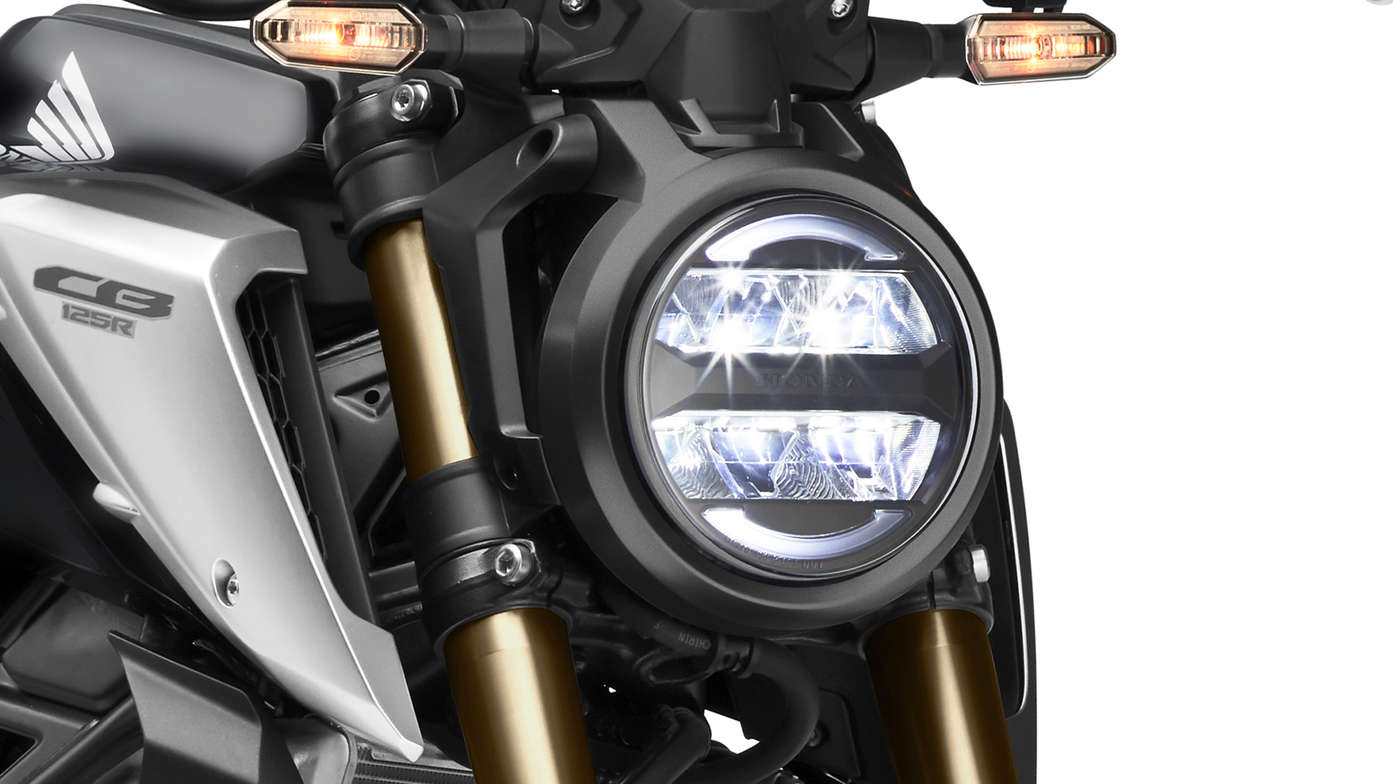 Honda CB125R, kiváló LED világítás