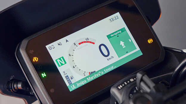 Honda CB500 Hornet – okostelefon-csatlakoztatási lehetőség navigációs rendszerrel