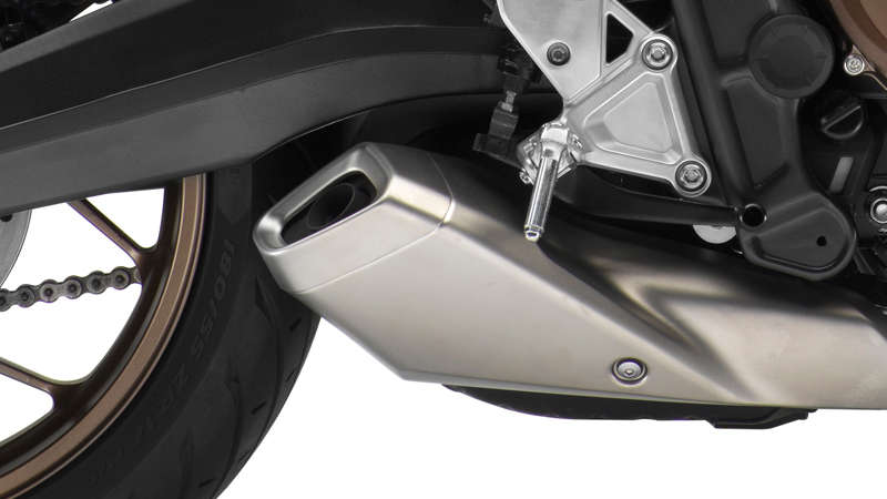 CB650R Neo Sports Café, közelkép a kipufogócsőről, stúdiófelvétel