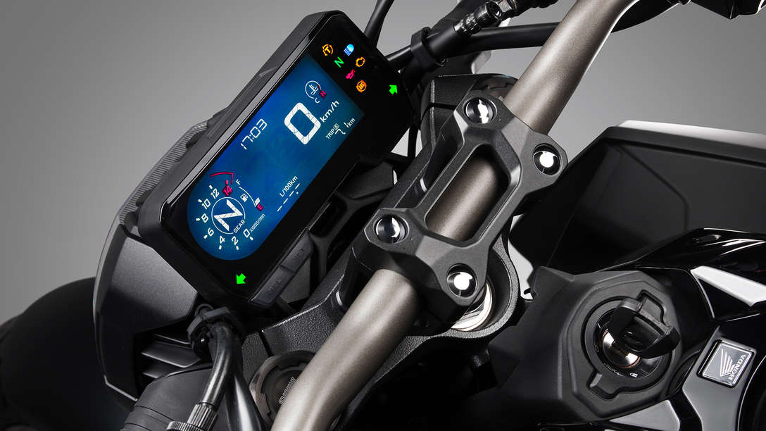 A CB650R Neo Sports Café elölről, a pilótaülésre fókuszálva