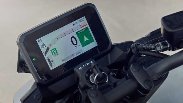 Honda CB750 Hornet TFT-kijelző navigációval.