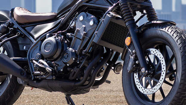 Közelkép a CMX500 Rebel motorjáról