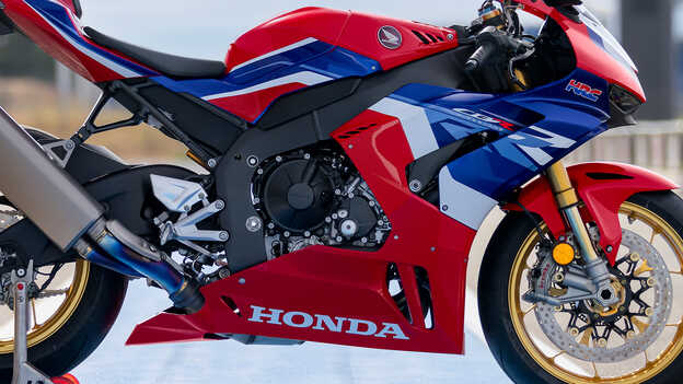 Honda CBR1000RR-R Fireblade SP magas fordulatszámú motorral