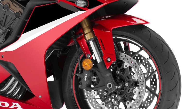 CBR650R, stúdiófelvétel, fókuszban a szeparált Showa villa