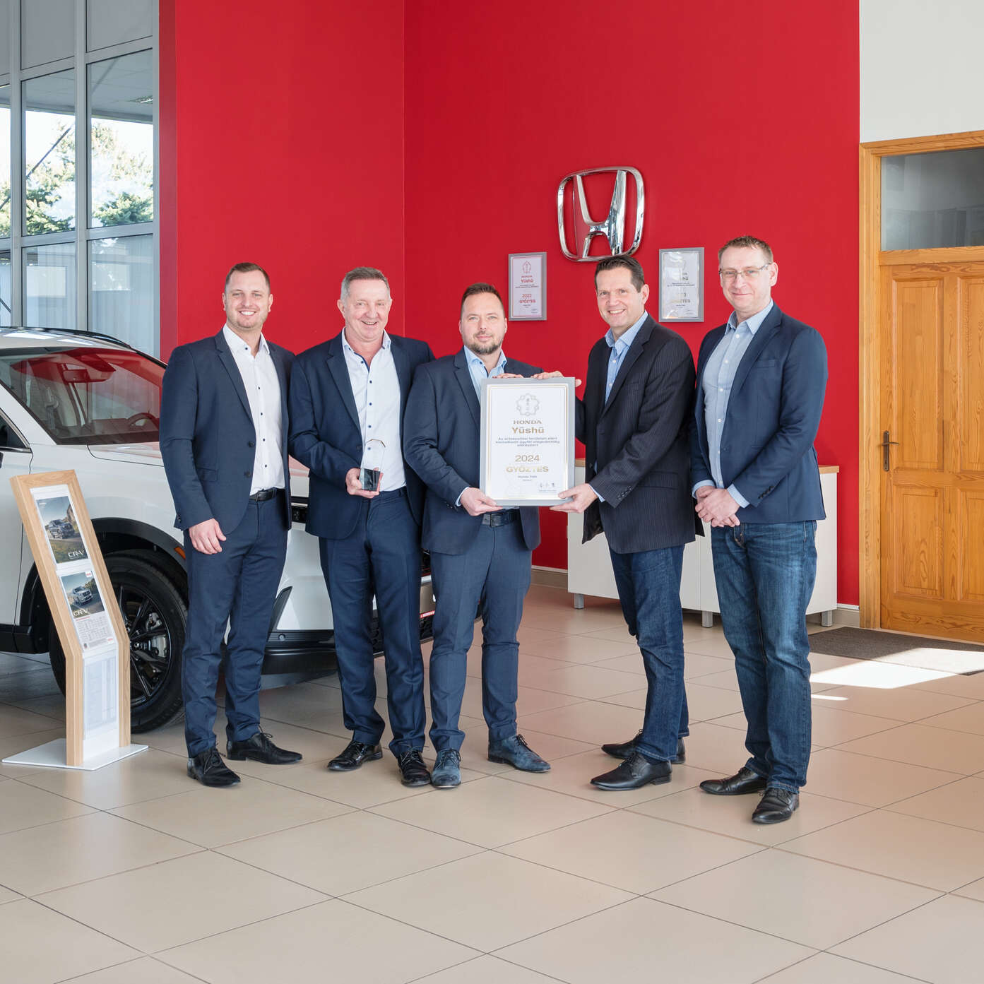 Honda dealership with Yushu award.