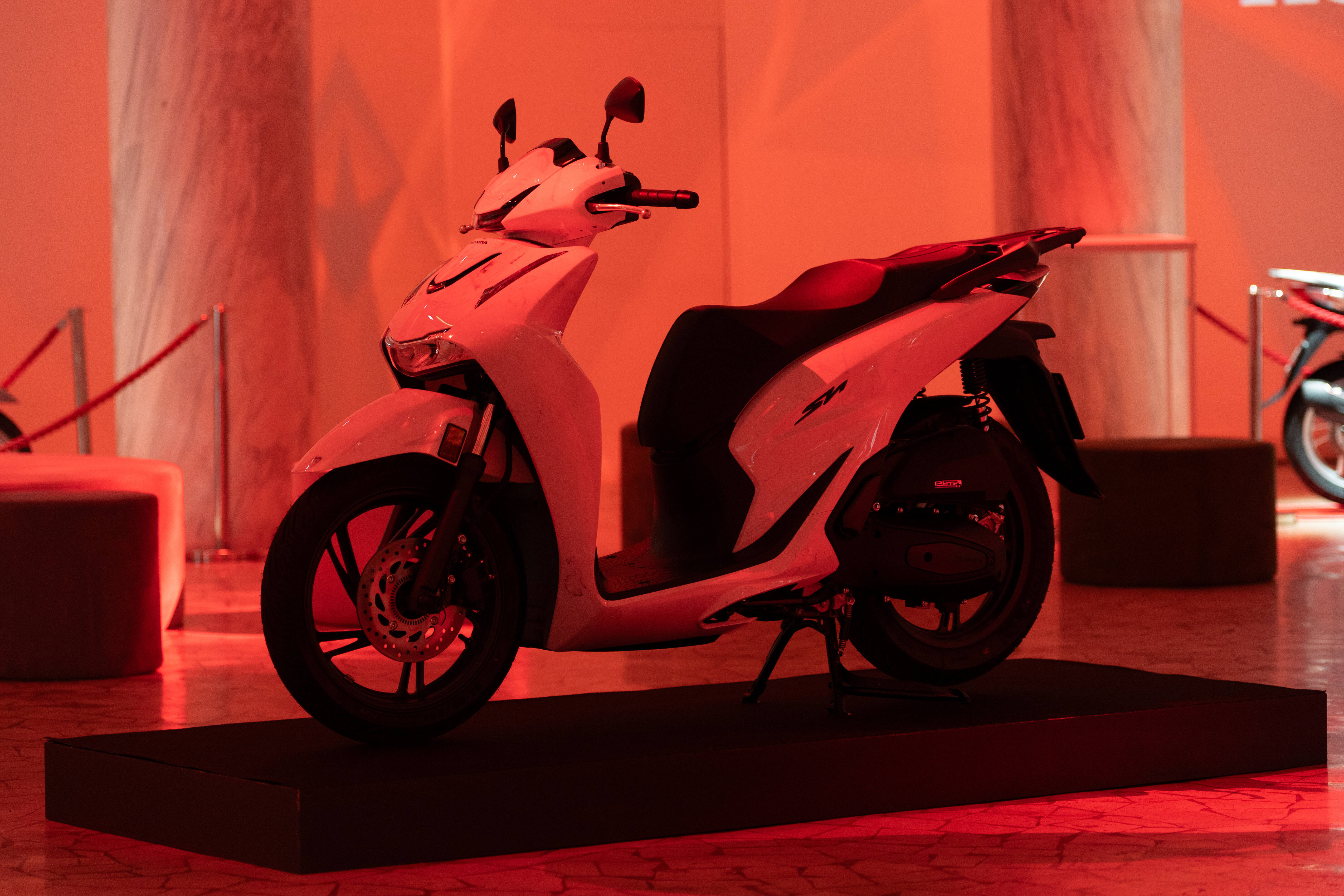 Honda celebrates 25 years of the SH125i with the SH Marmo and ‘Hanami’:  Two special projects exploring sustainability and design