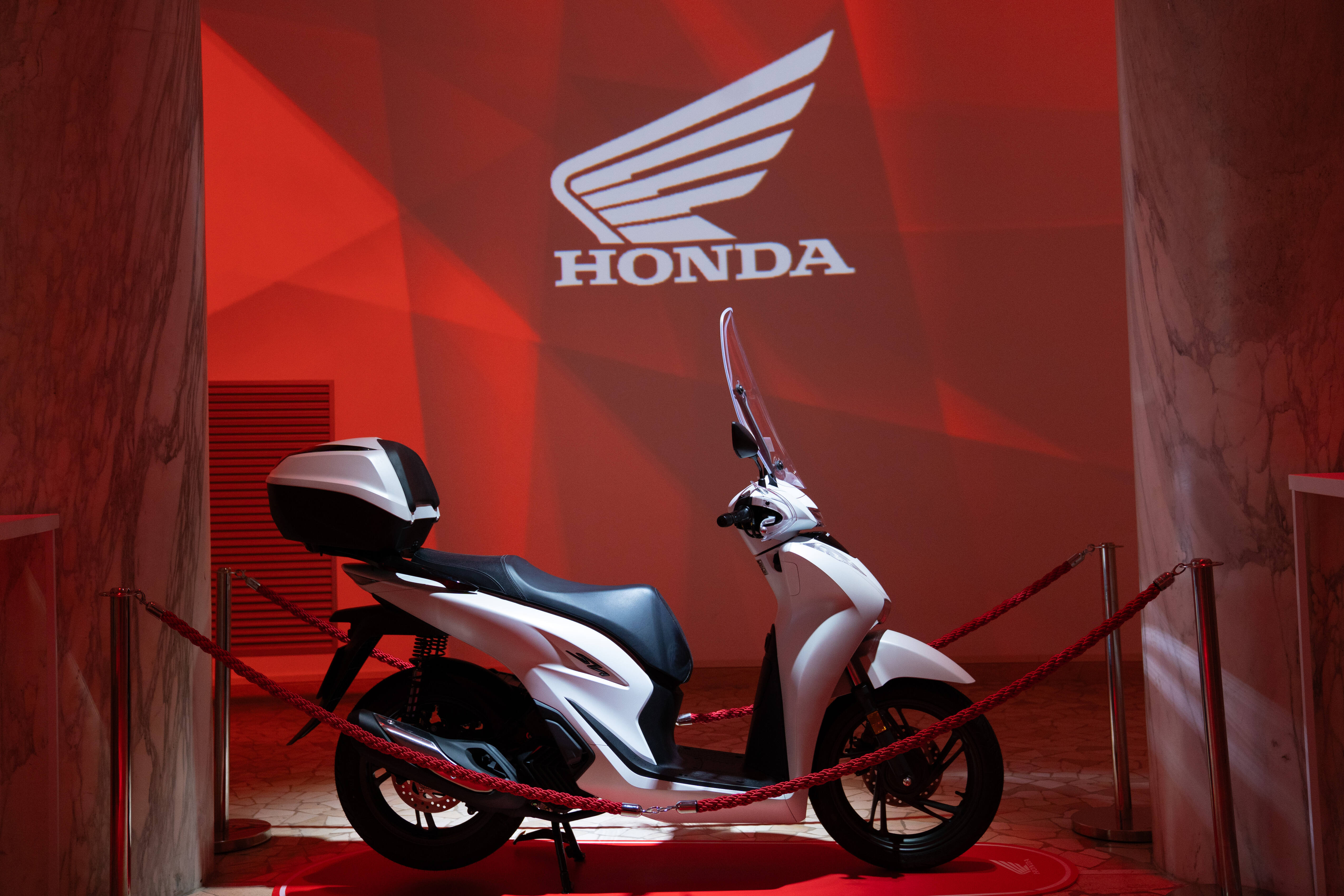 Honda celebrates 25 years of the SH125i with the SH Marmo and ‘Hanami’:  Two special projects exploring sustainability and design