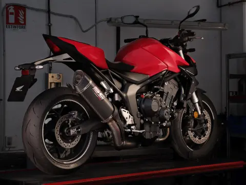 Honda CB1000 Hornet SC-Project kipufogóval